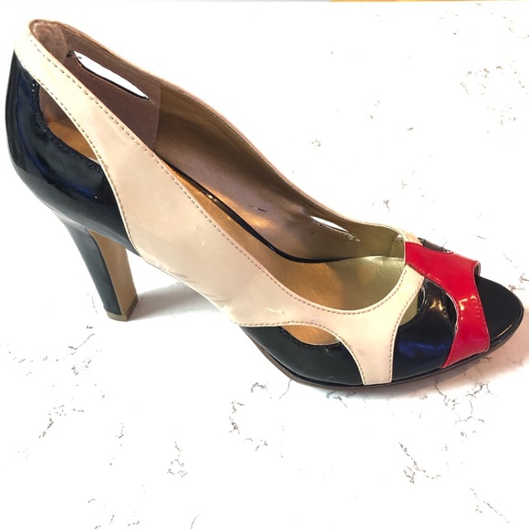 Bandolino Shoes patent leather ladies 8 1/2 3/$25 - Picture 2 of 5